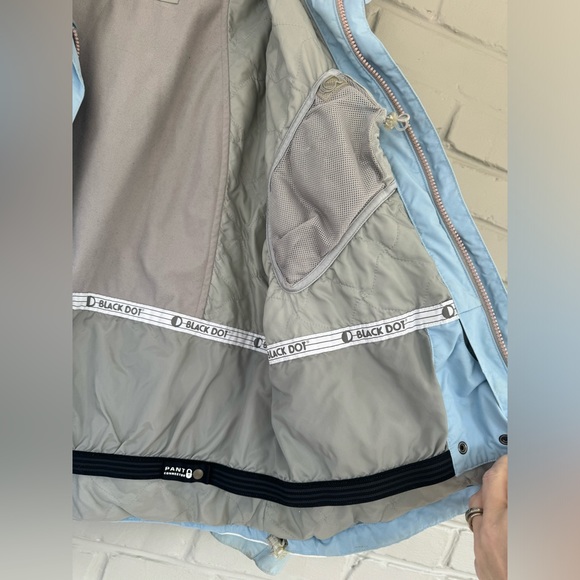 Women’s size extra large, Black Dot waterproof ski jacket. - Picture 6 of 8